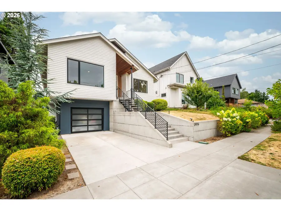 2076 NE Morgan St #A, Portland, OR 97211 - #2