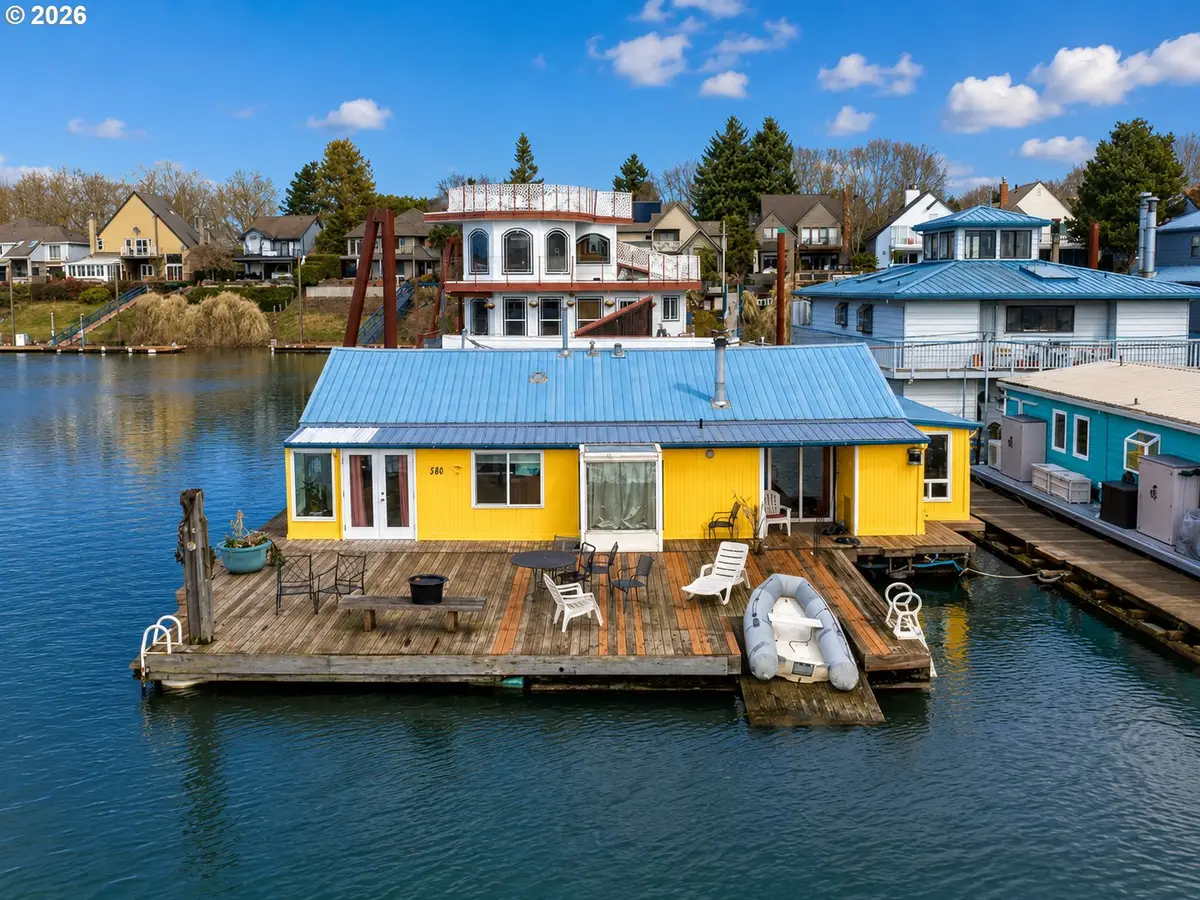 580 N Tomahawk Island Dr Dr, Portland, OR 97217 - #1
