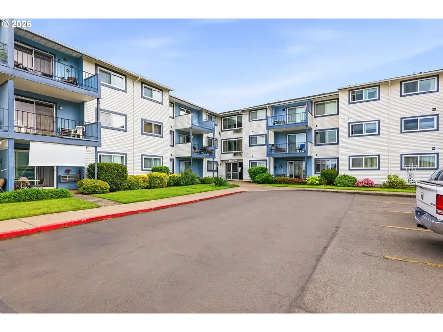 950 Evergreen Rd #318, Woodburn, OR 97071 - #2