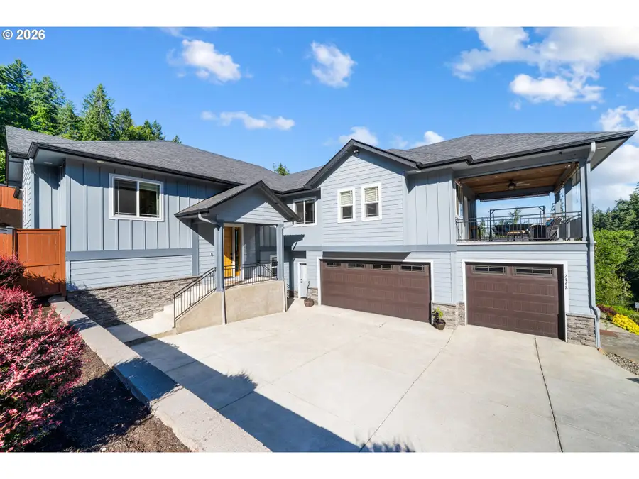 2742 Blue Spruce Dr, Eugene, OR 97405 - #2