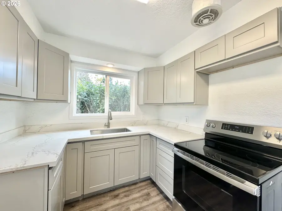 13533 SE Division St, Portland, OR 97236 - #3