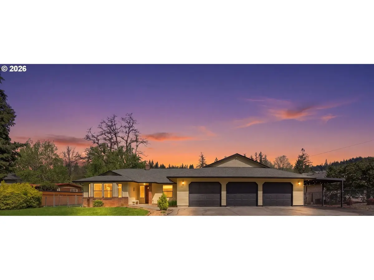 661 K St, Washougal, WA 98671 - #1