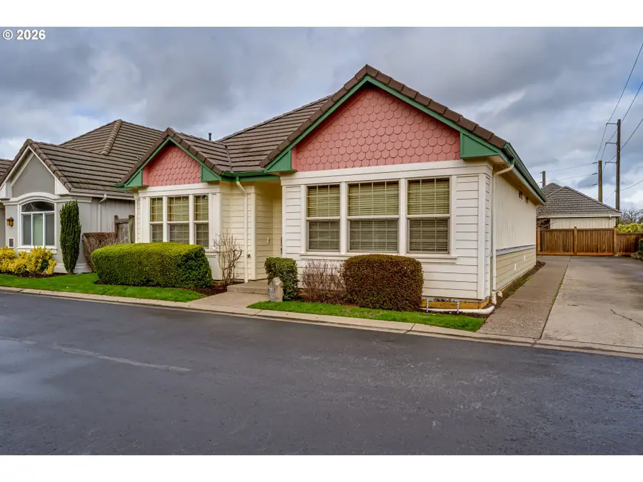 2099 Lake Shore Dr, Eugene, OR 97408 - #2