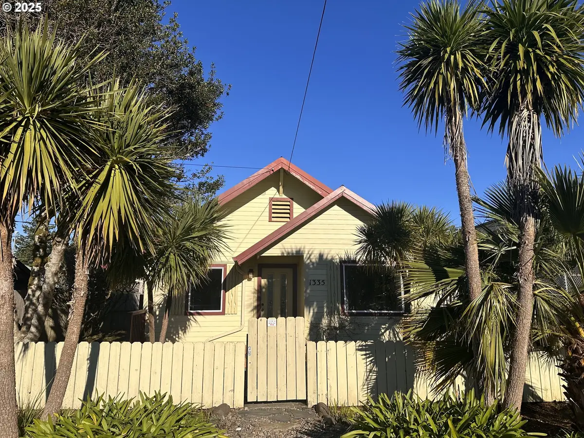 1335 7th St, Florence, OR 97439 - Image #1