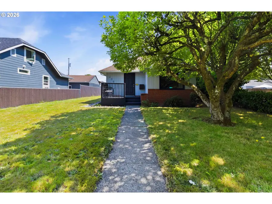 502 17th Ave, Longview, WA 98632 - #2