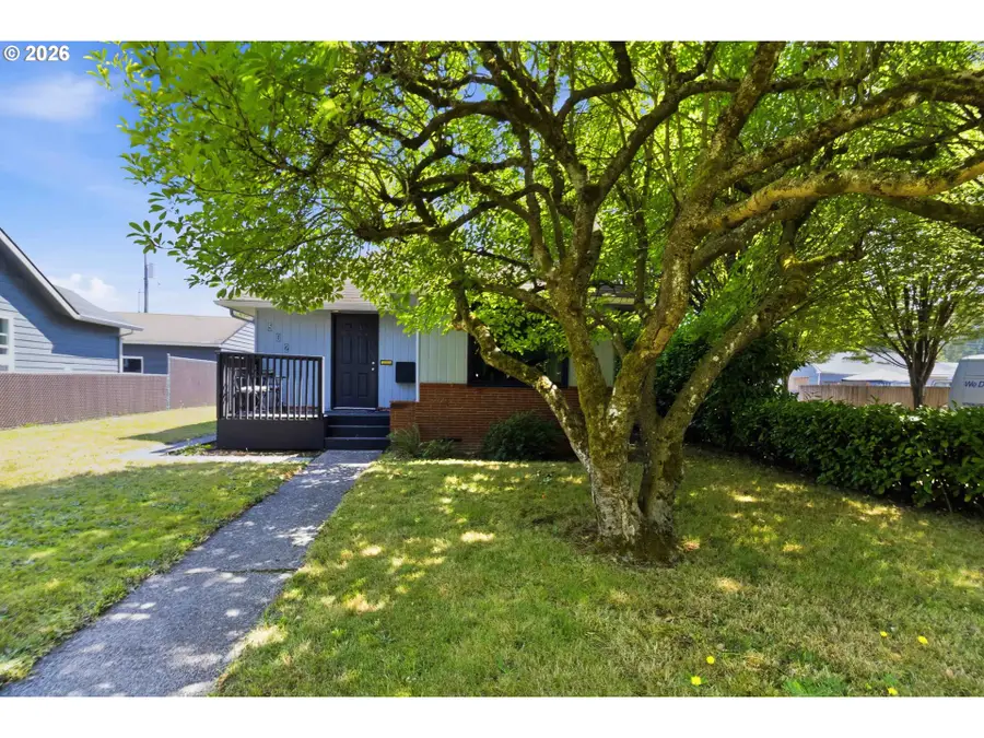 502 17th Ave, Longview, WA 98632 - #3
