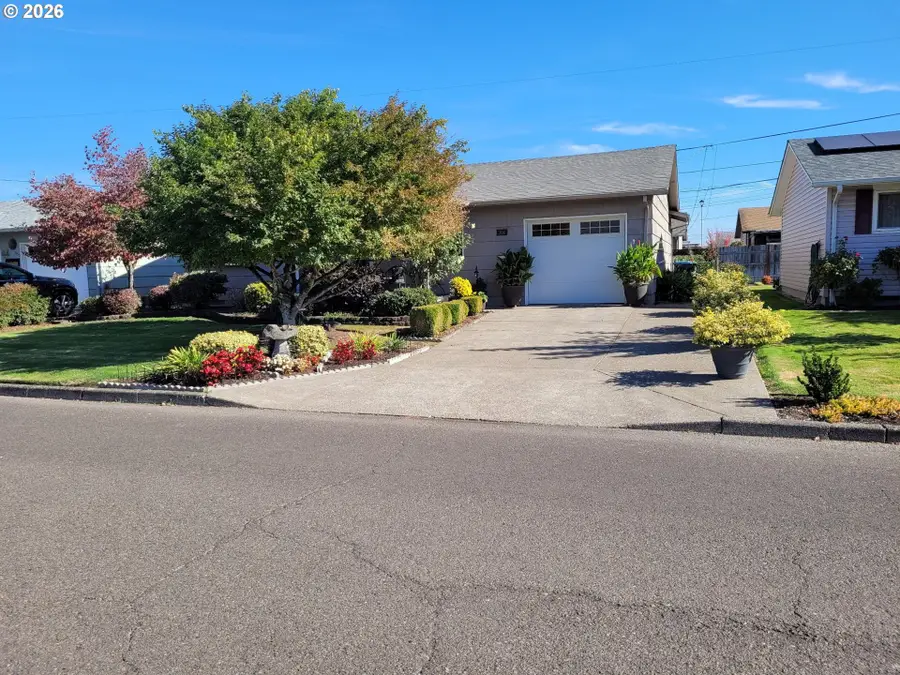 1930 Sallal Rd, Woodburn, OR 97071 - #2