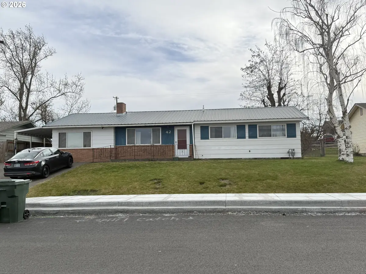 42 Madison St, Umatilla, OR 97882 - #1