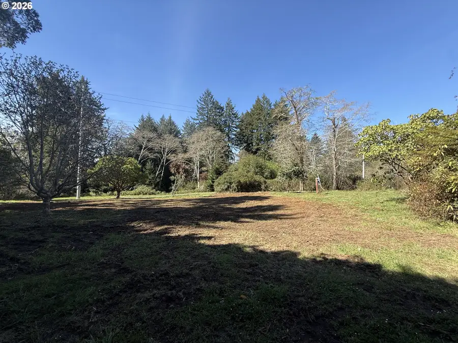 1300 Hampton Rd, Brookings, OR 97415 - #3