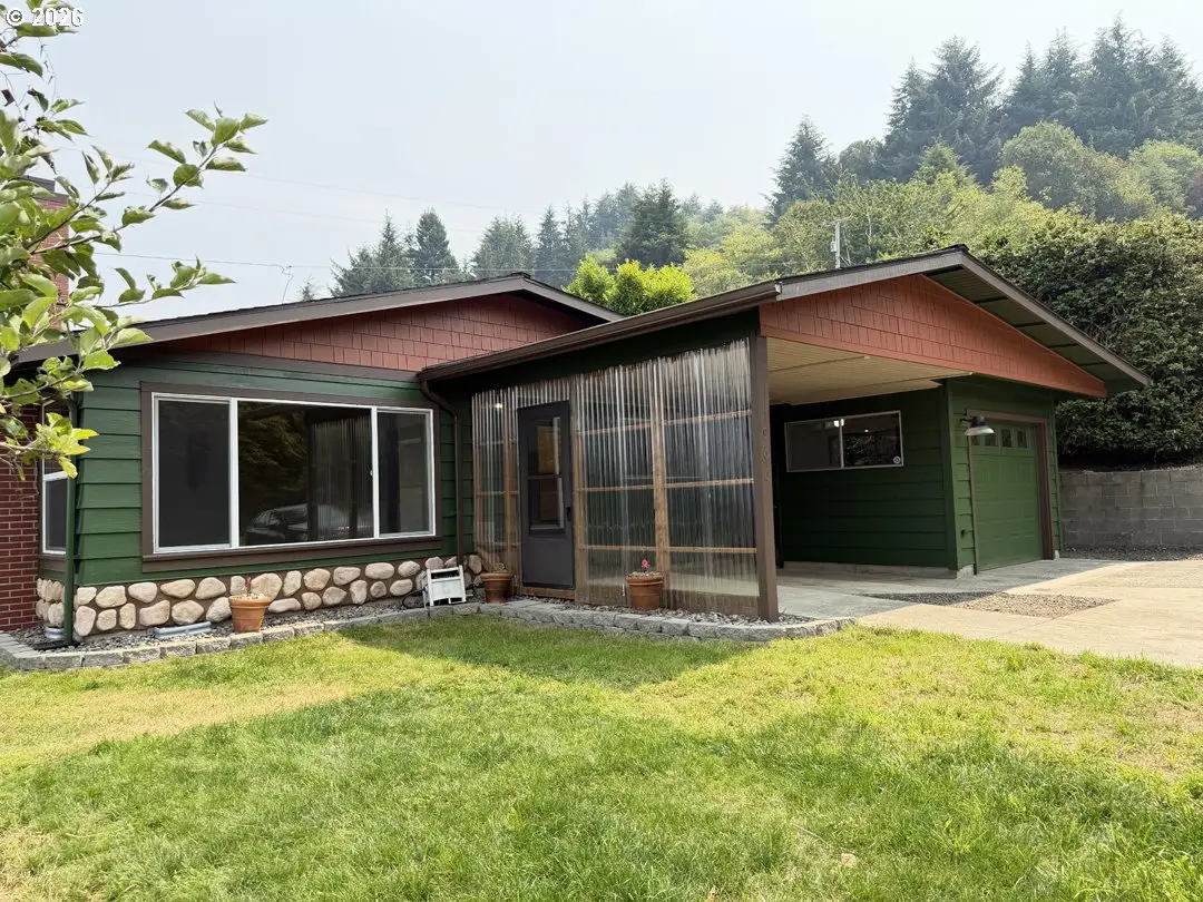 900 Rowe St, Reedsport, OR 97467 - #1