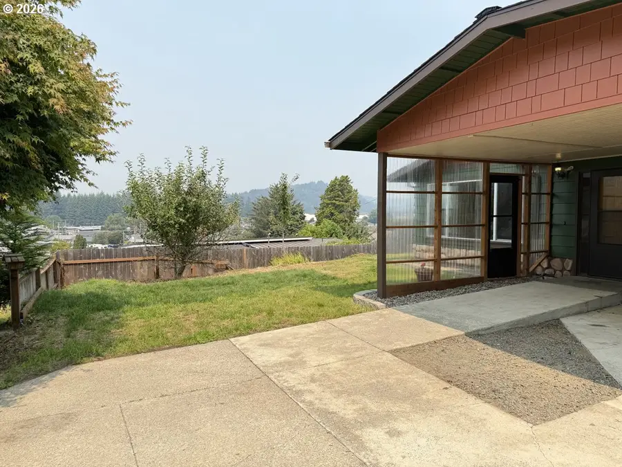 900 Rowe St, Reedsport, OR 97467 - #3