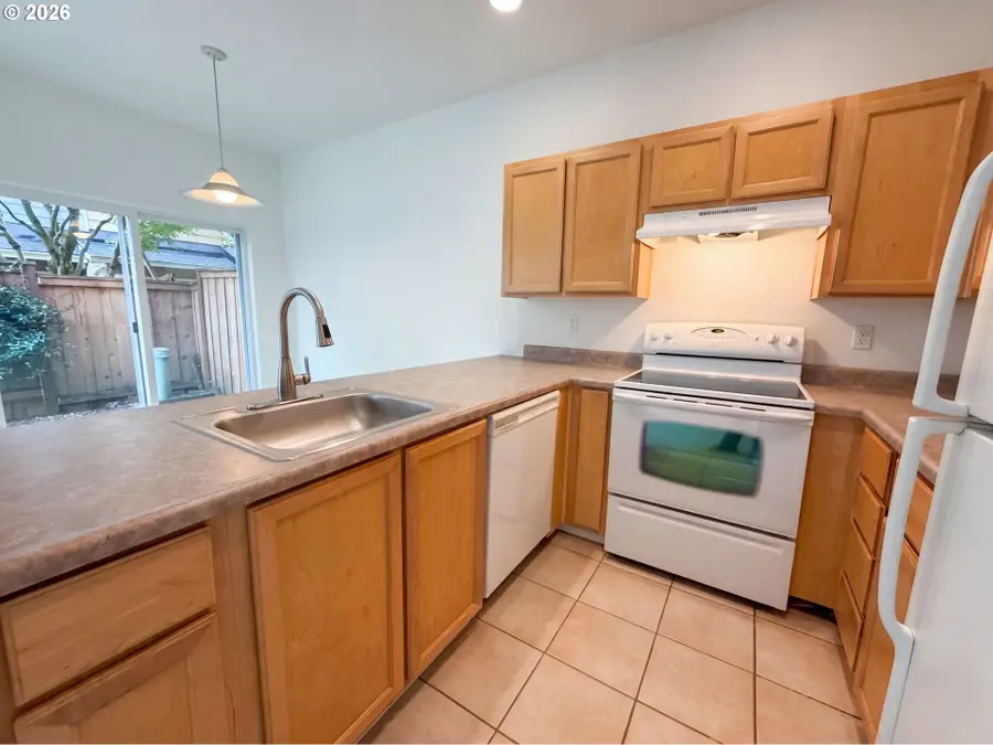 546 NE Knott St, Portland, OR 97212 - #2