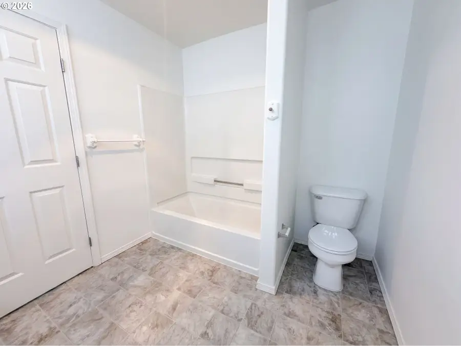 546 NE Knott St, Portland, OR 97212 - #3