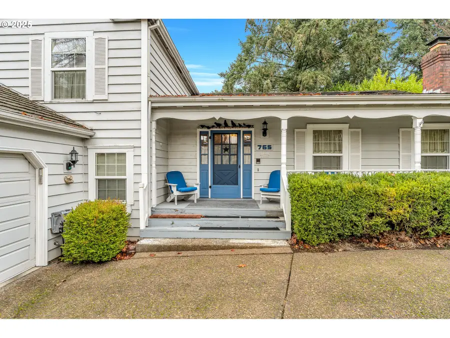 765 Clara Ct, Lake Oswego, OR 97034 - Image #3