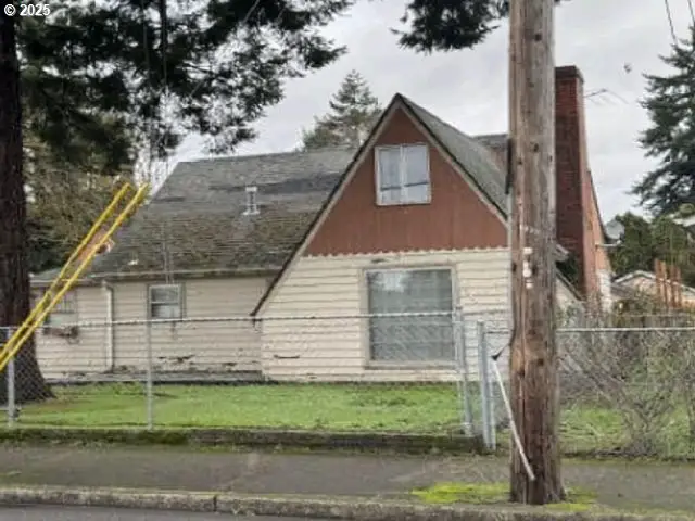 6015 SE Flavel St, Portland, OR 97206 - #1