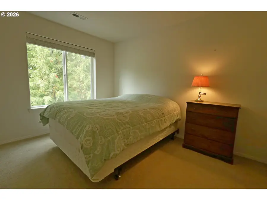 999 SE Sacha Pl, Hillsboro, OR 97123 - #3
