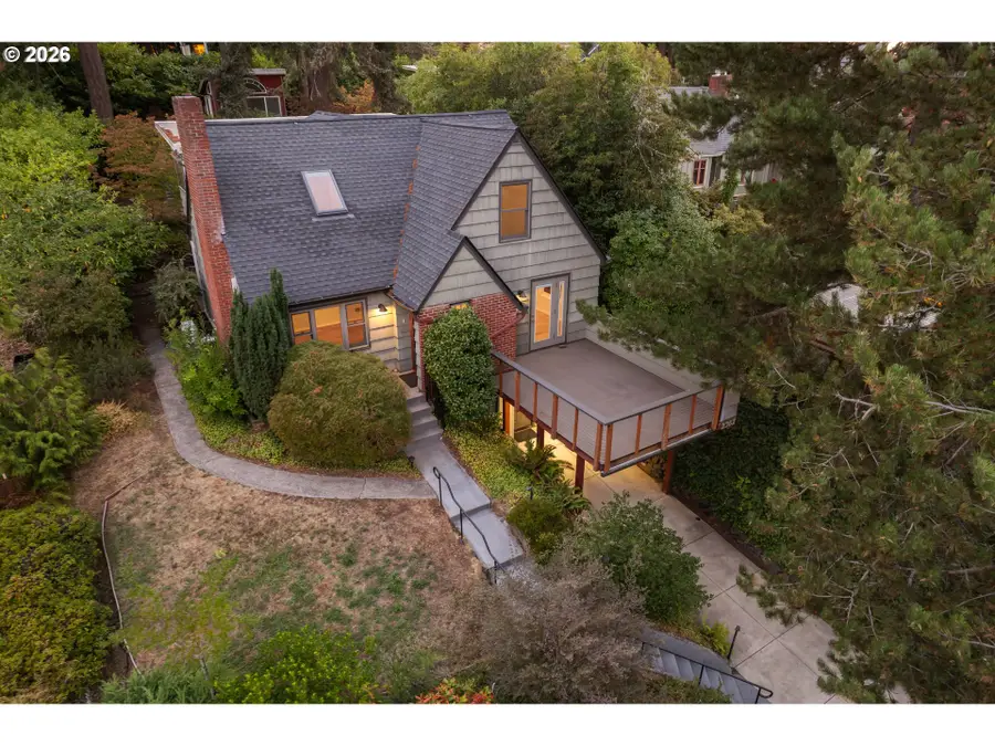 2362 Charnelton St, Eugene, OR 97405 - #2