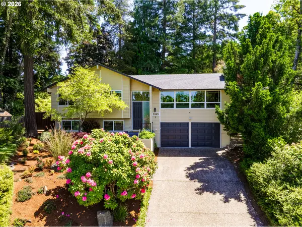 3185 Kevington Ave, Eugene, OR 97405