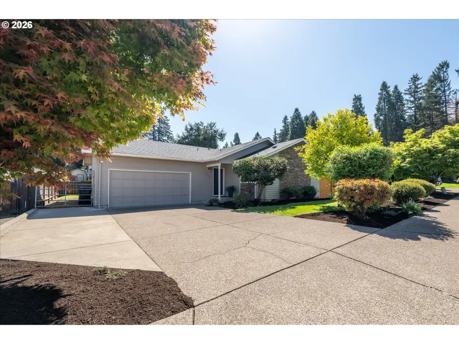 945 S 55th Pl, Springfield, OR 97478 - #2