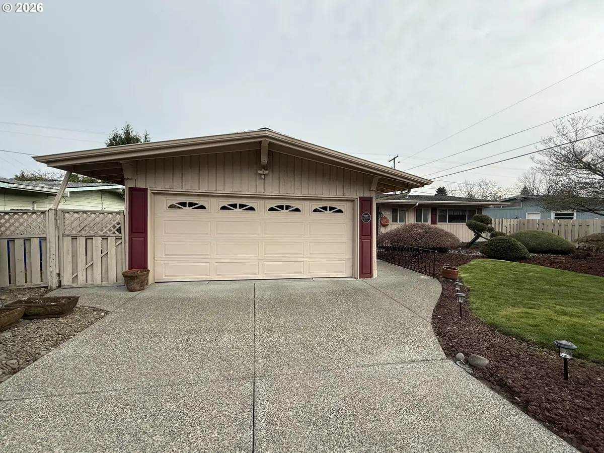 13601 NE Sacramento St, Portland, OR 97230 - #1