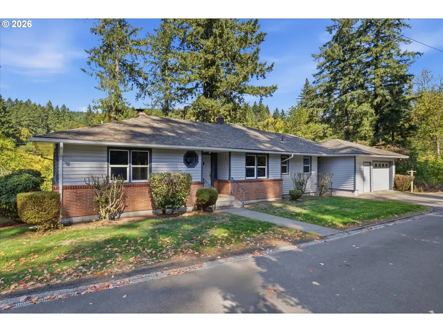 245 SW Linn Pl, Mill City, OR 97360 - #2