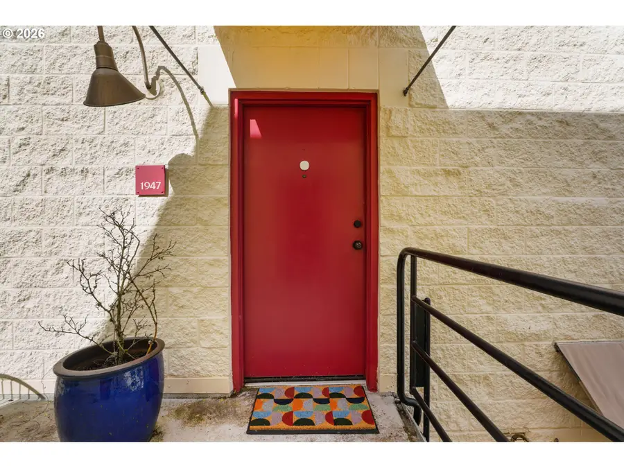 1947 NW Hoyt St, Portland, OR 97209 - #2