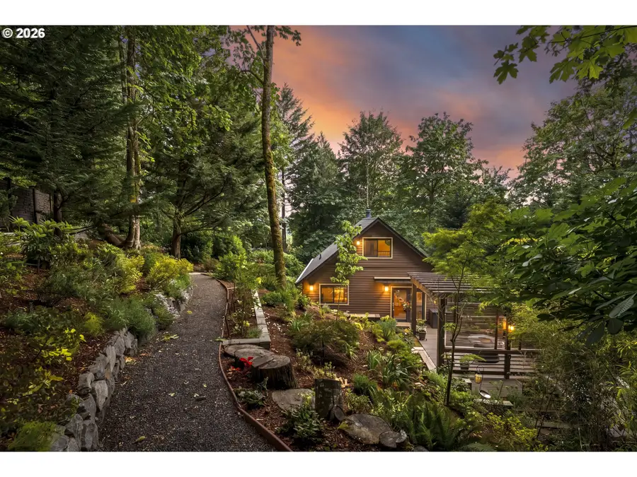3919 SW Hillside Dr, Portland, OR 97221 - #3