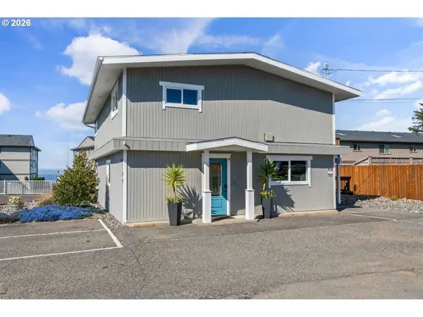 1214 Moore St, Brookings, OR 97415