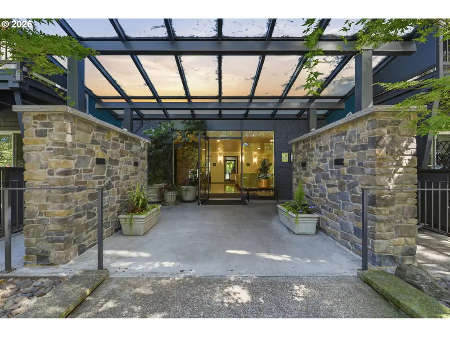 16250 Pacific Hwy #45, Lake Oswego, OR 97034 - #2
