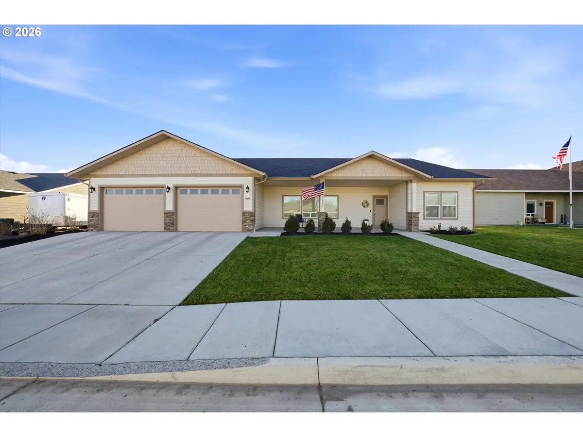 593 SW Cottonwood Dr, Hermiston, OR 97838 - #1