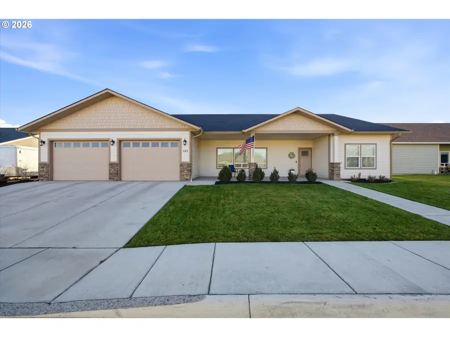 593 SW Cottonwood Dr, Hermiston, OR 97838 - #3