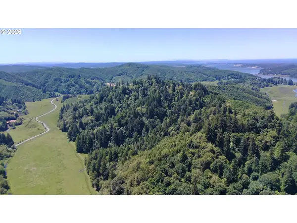 Larson Ln, NorthBend, OR 97459