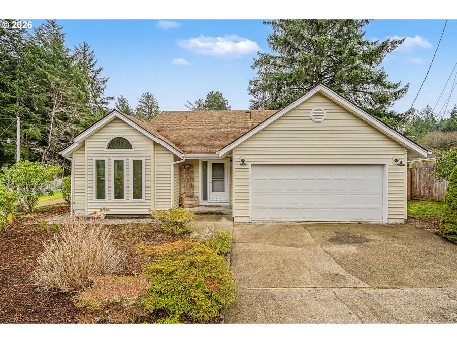 3220 31st St, Florence, OR 97439 - Image #2