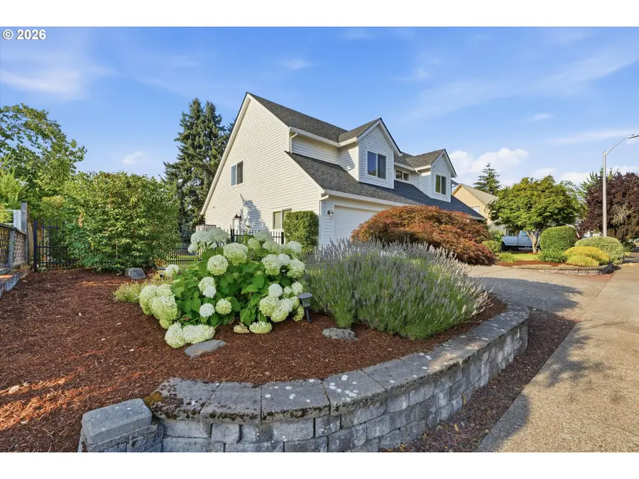 401 E Donald Ln, Newberg, OR 97132 - #2