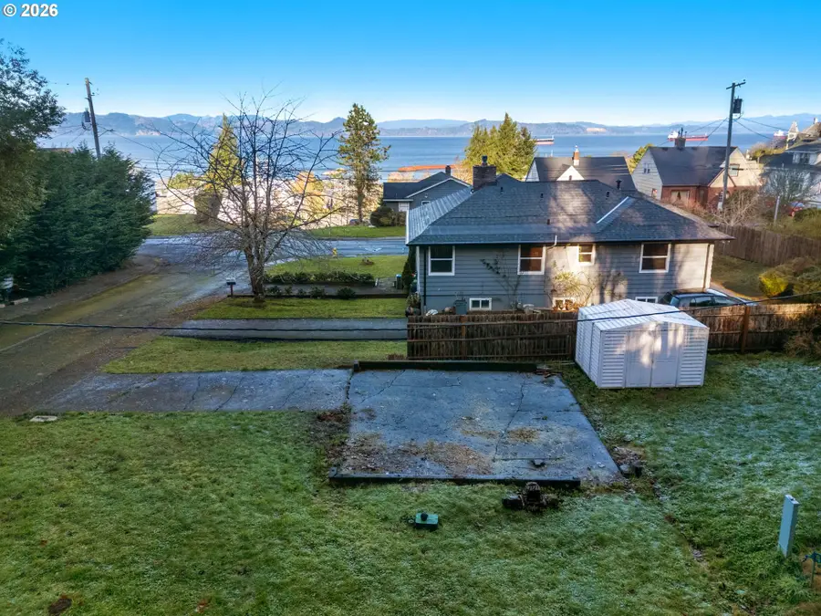 836 33rd St, Astoria, OR 97103 - Image #3