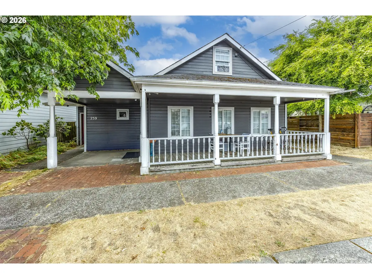 239 Maple St, Florence, OR 97439 - #1