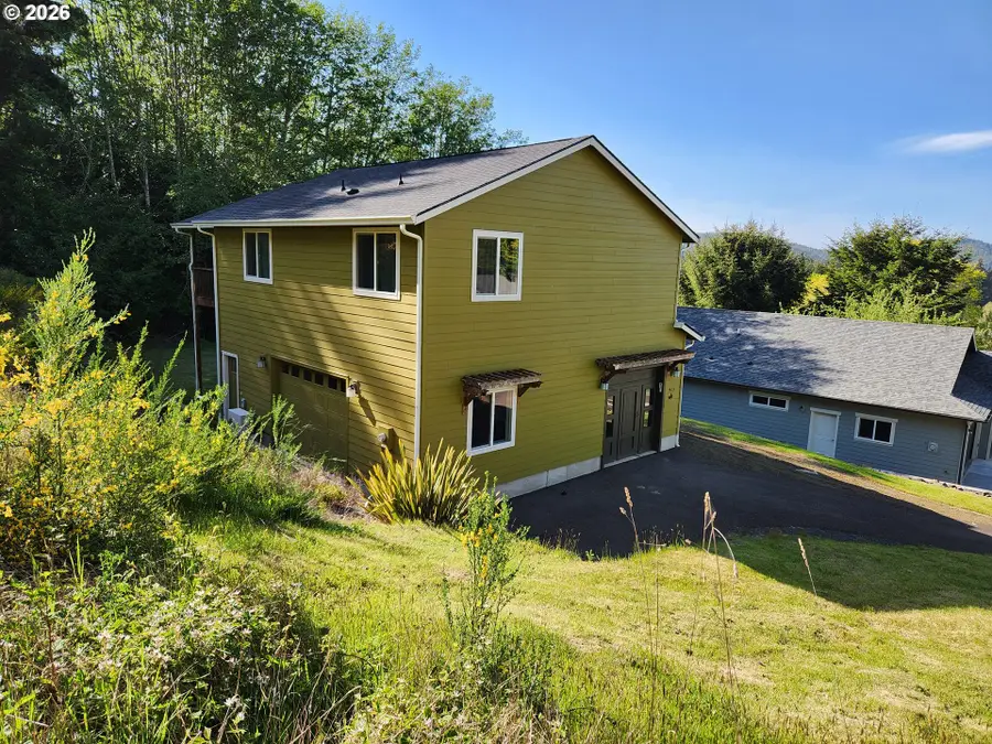 915 Bellevue Dr, Reedsport, OR 97467 - #3