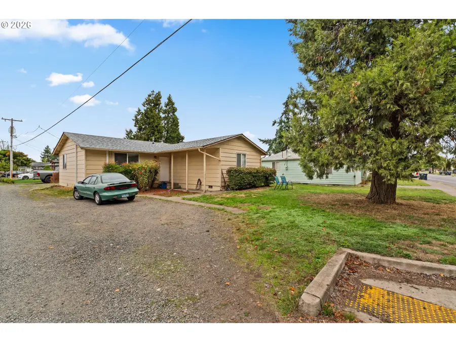 4266 Daisy St, Springfield, OR 97478 - #2