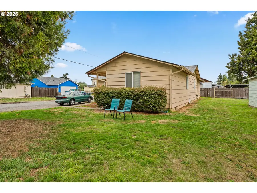 4266 Daisy St, Springfield, OR 97478 - #3
