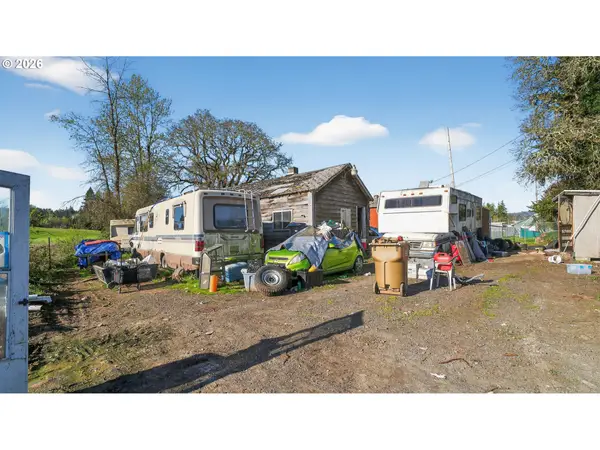 1901 Kalmia St, SweetHome, OR 97386