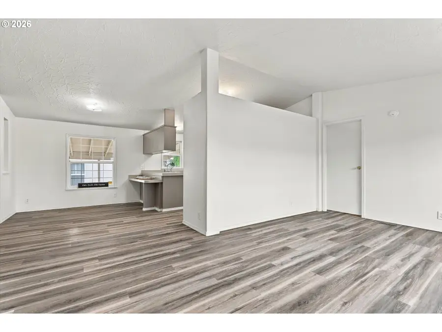 1000 S Mckern Ct, Newberg, OR 97132 - #3