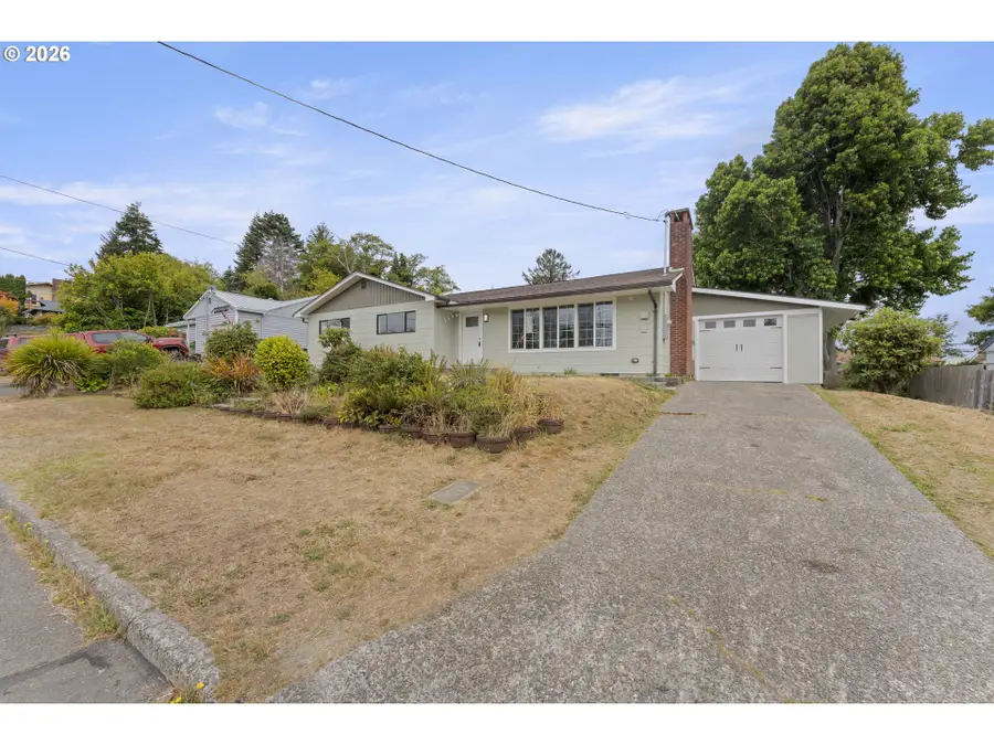 2160 Lombard St, North Bend, OR 97459 - #2