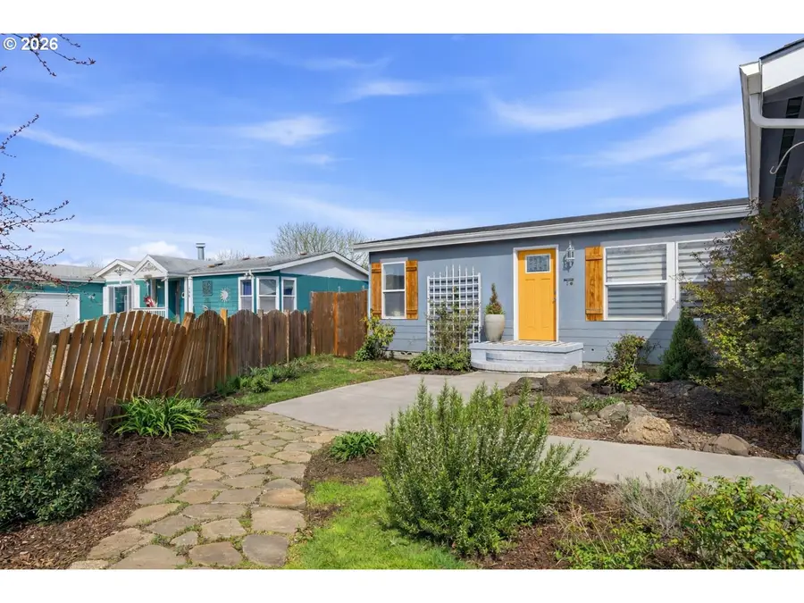 408 NE Faulconer St, Sheridan, OR 97378 - #3