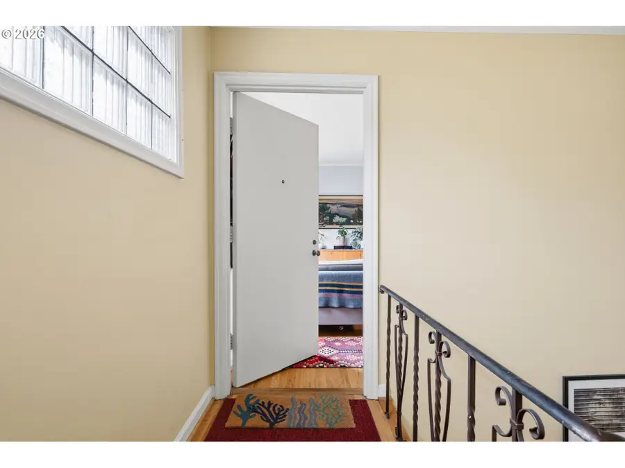 1631 SE Washington St, Portland, OR 97214 - #3