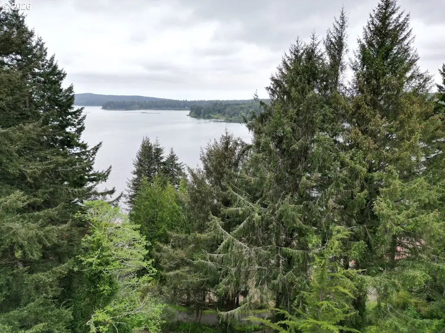83027 Siltcoos Station Rd, Westlake, OR 97493 - #3