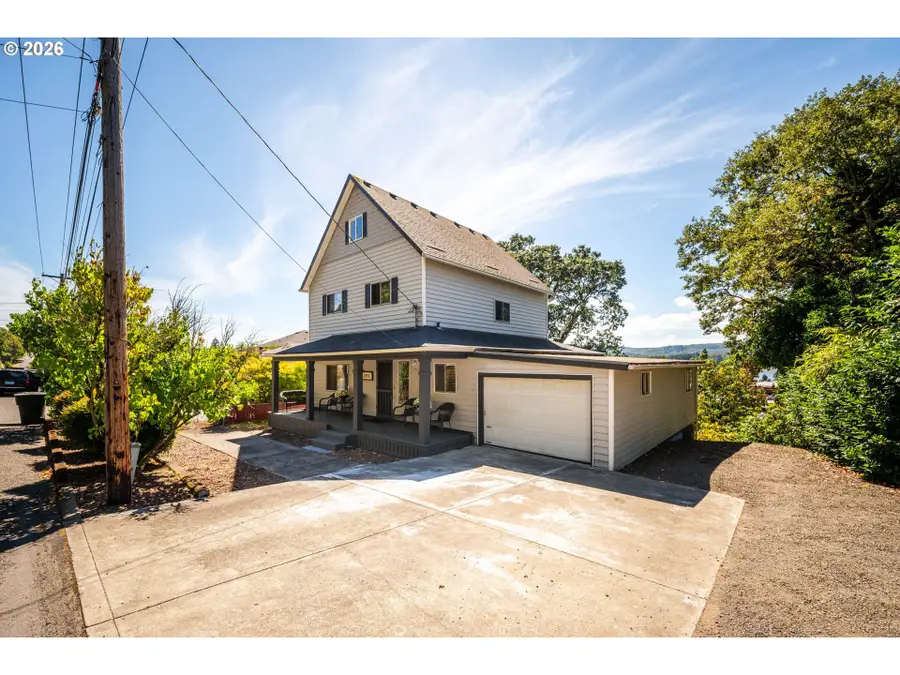285 N 2nd St, Kalama, WA 98625 - #2