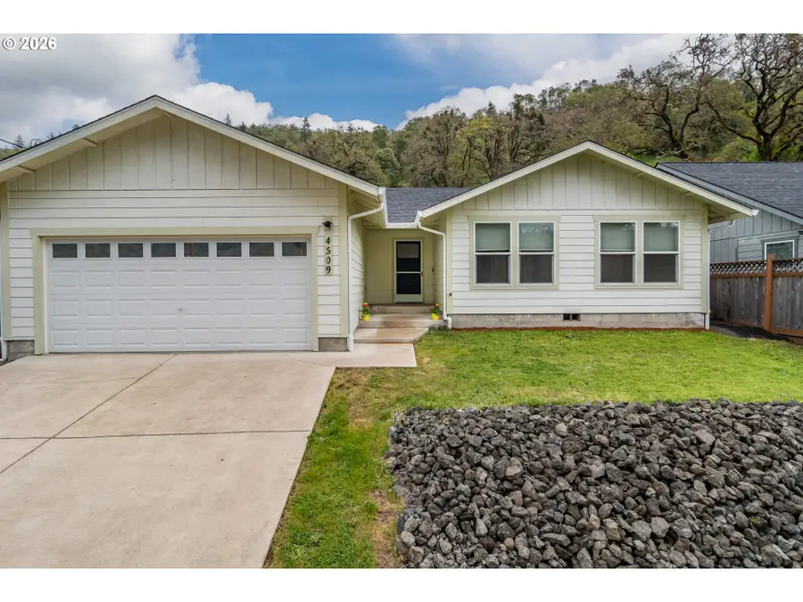4509 Ridenour St, Roseburg, OR 97470 - #2