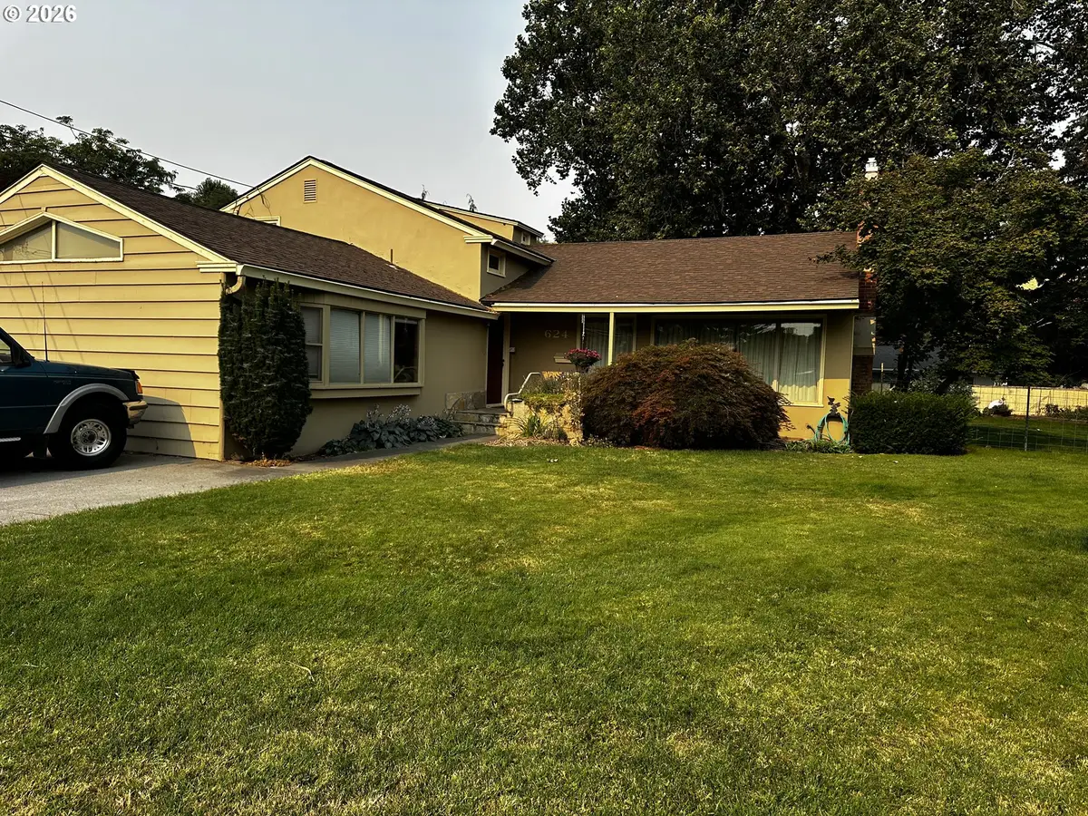 624 Pierce St, Milton Freewater, OR 97862 - #1