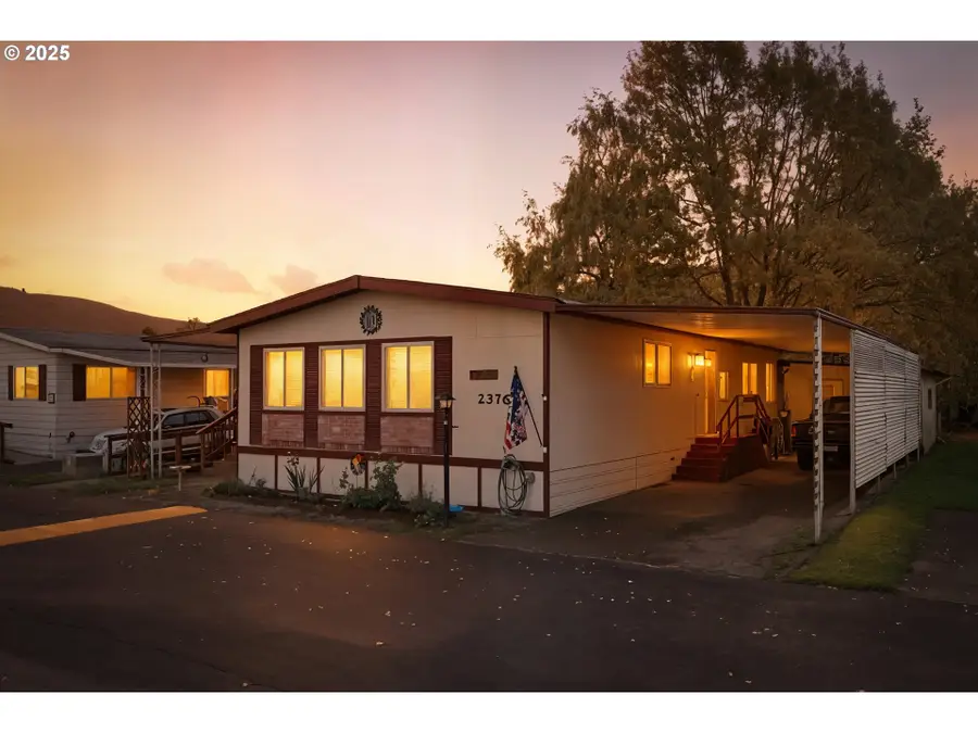 2376 Kingfisher Ln, Kelso, WA 98626 - Image #2