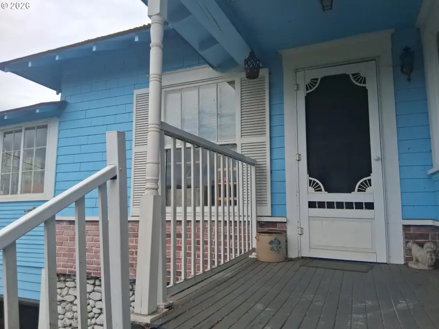 1289 SE Main St, Roseburg, OR 97470 - #3